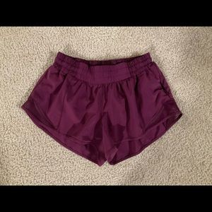 Lululemon hotty hot short 2.5 in